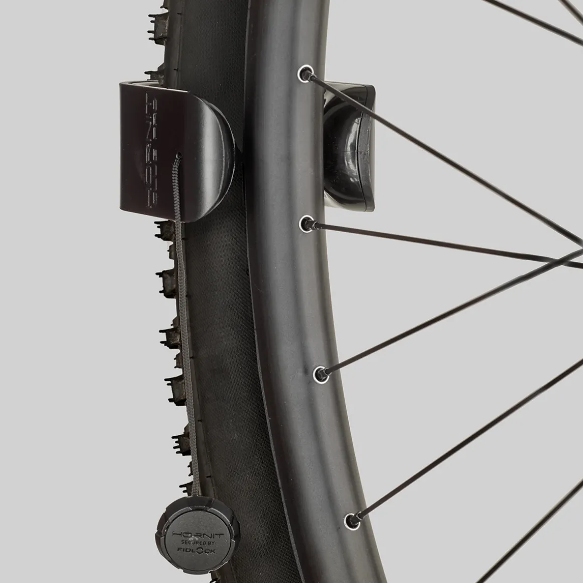 CLUG PRO MTB XL Wall Bracket 2.3"-2.7" Secured with Fidlock