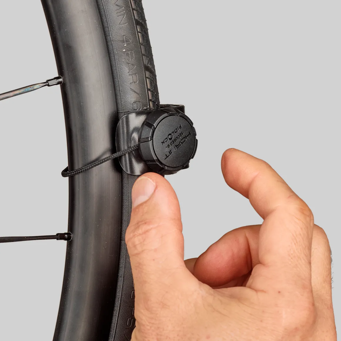 CLUG PRO ROADIE Bicycle Wall Bracket 1 "-1.25" Secured with Fidlock