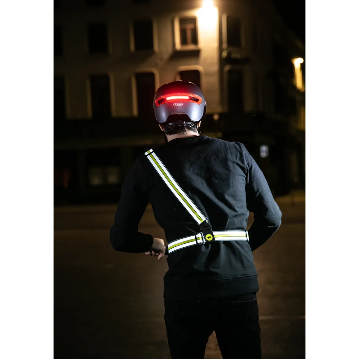 CROSS WRAP Reflective Sash