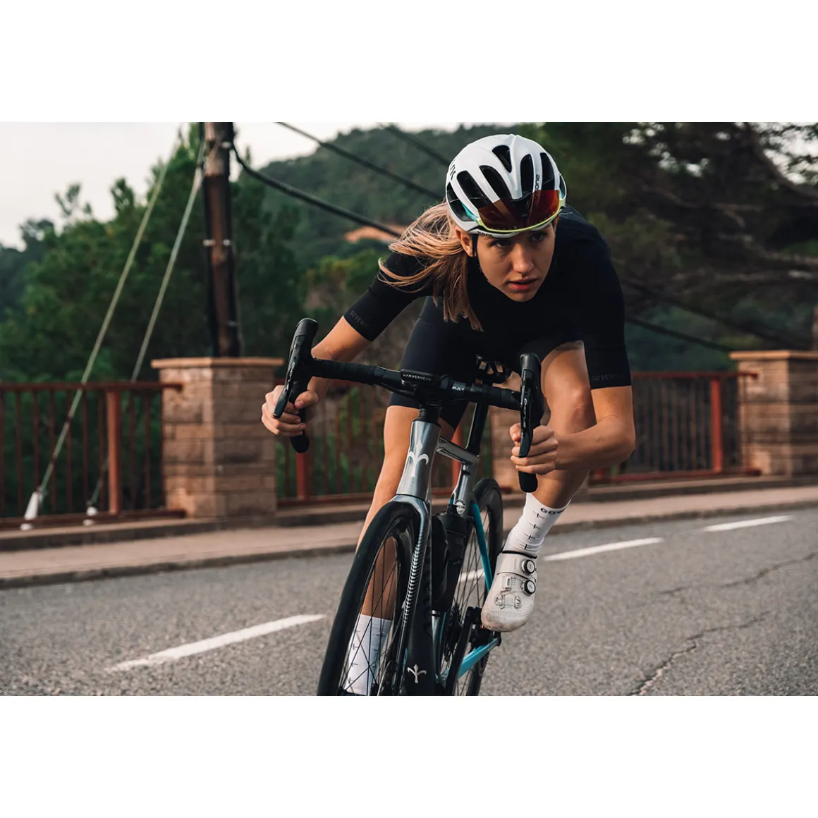 DISTANCE BIB SHORTS+ 2.0 WOMENS