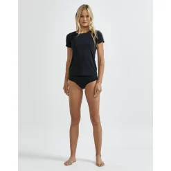 ESSENTIAL CORE DRY TEE W Women's Short Sleeve Undershirt