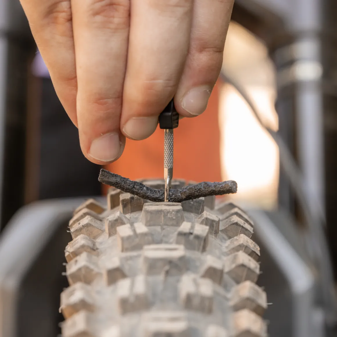 F16 Mini Tool with Tubeless Plug Kit