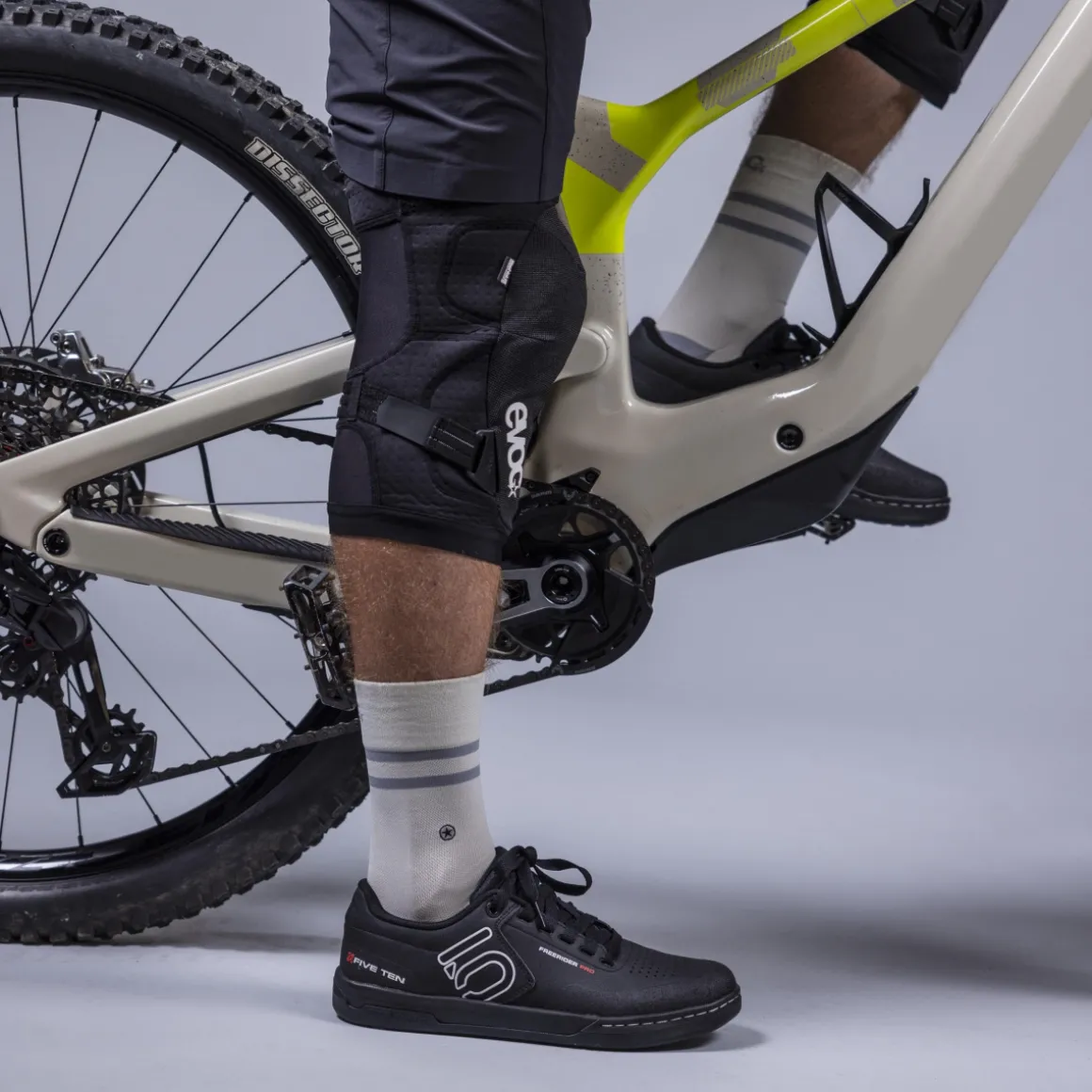 KNEE PROTECTOR LS FLEX ENDURO Knee Pads
