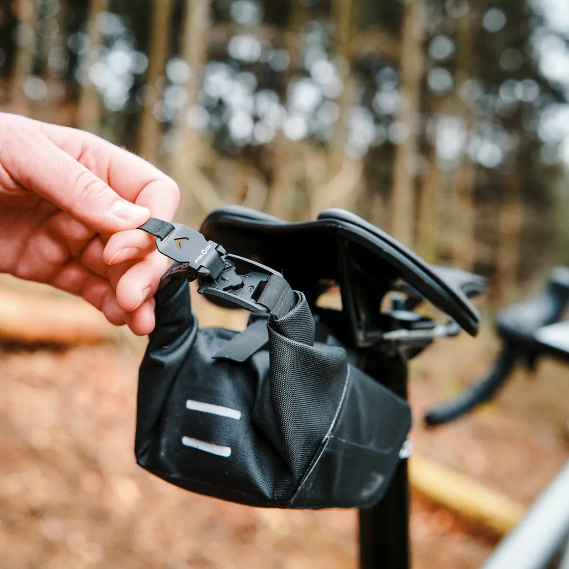 PINCLIP saddle bag + saddle base Saddle Bag and Holder
