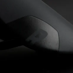 Race RC1 saddle