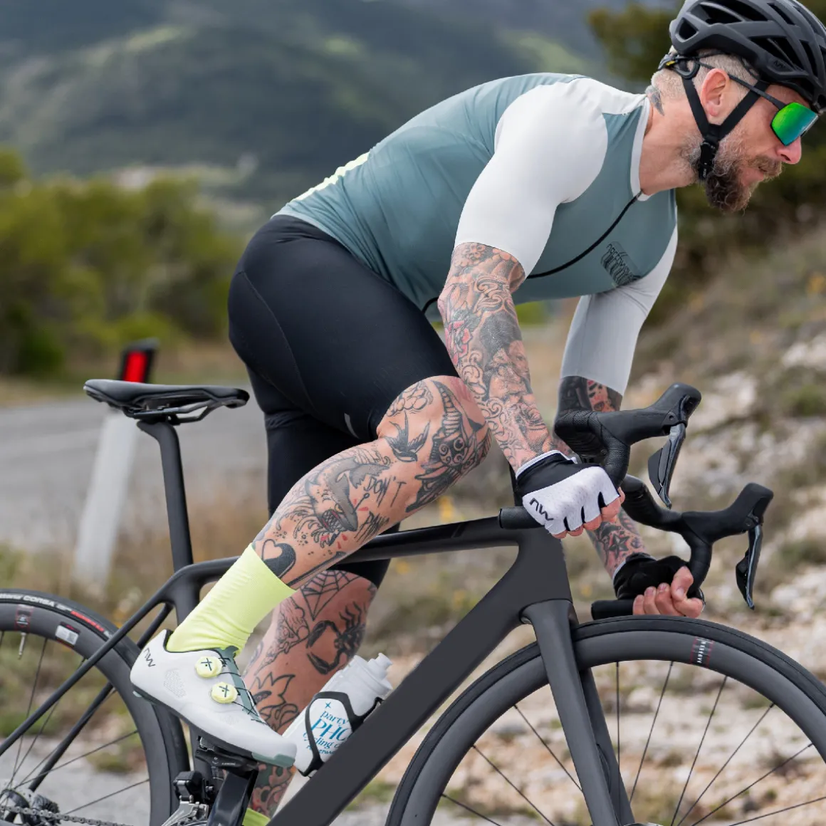 REVOLUTION Road Shoes