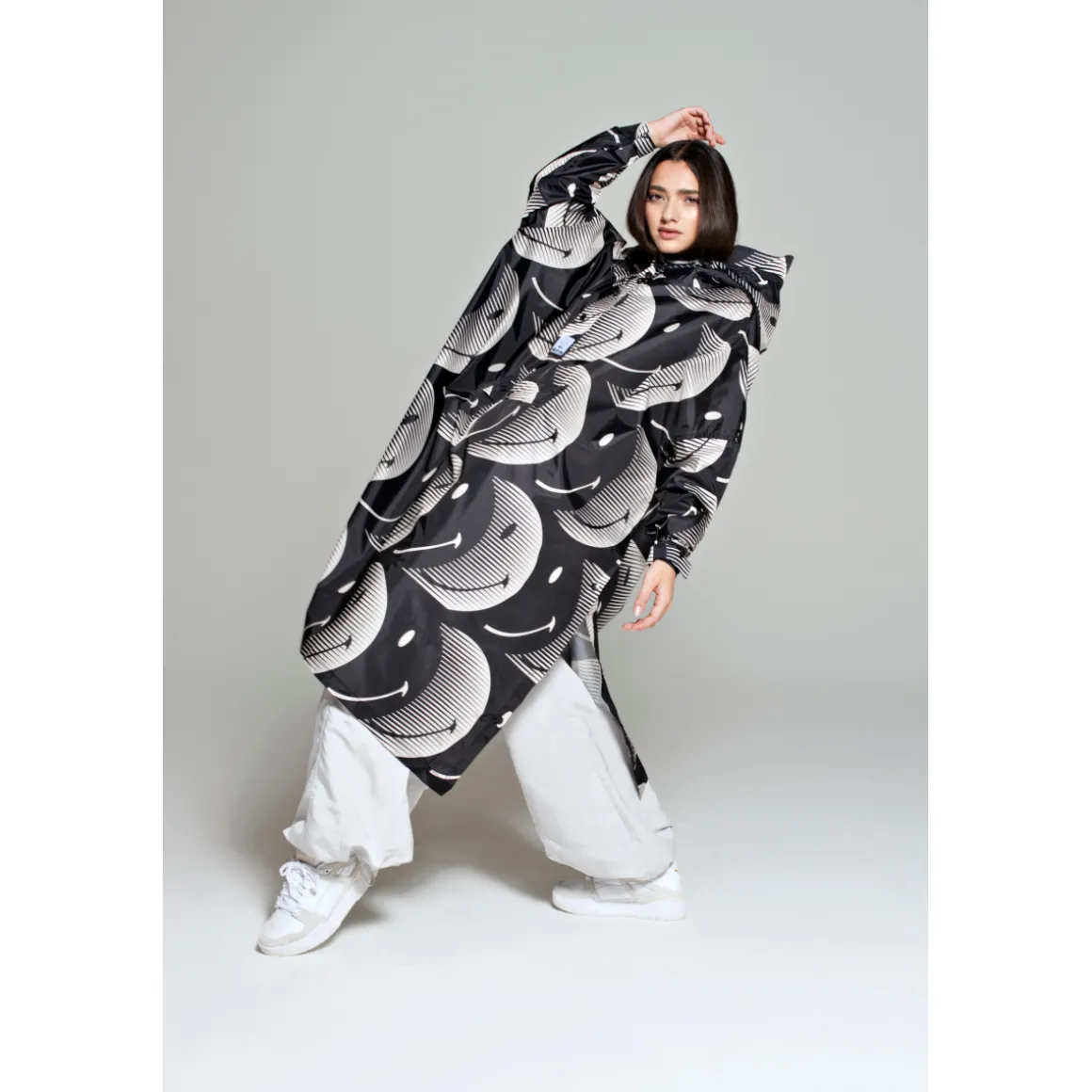 SMILEY PONCHO
