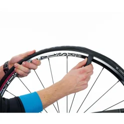 Speedier tyre lever