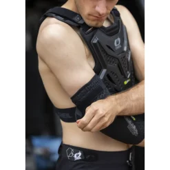 SPLIT CHEST PROTECTOR LITE V.22 Torso Protector