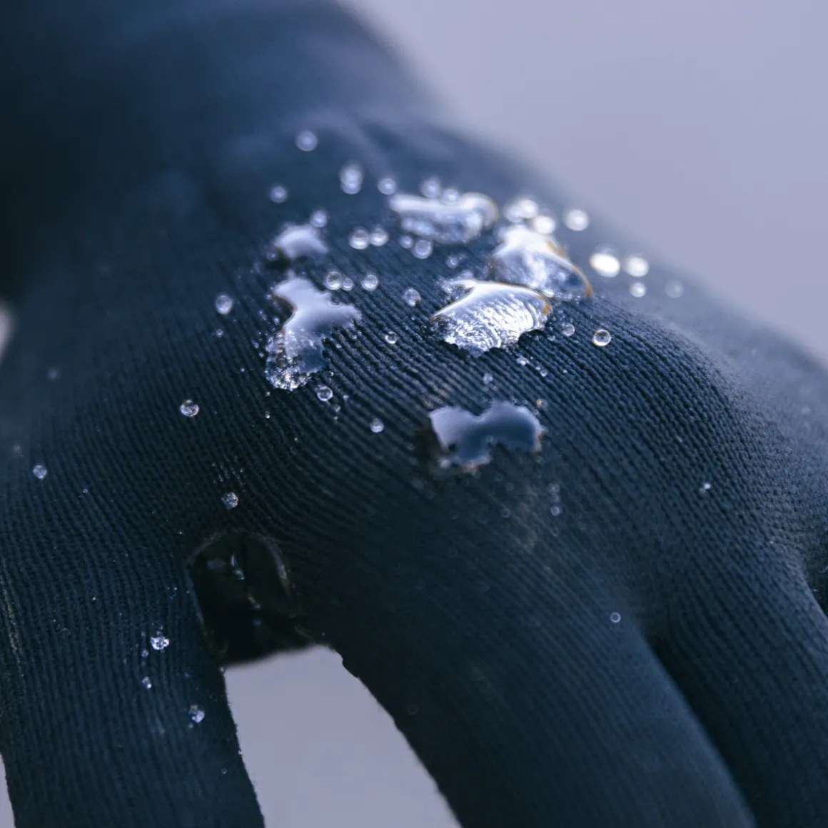 WATERPROOF KNITTED THERMAL GLOVES
